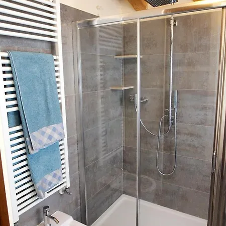 לינה וארוחת בוקר Valle 3*