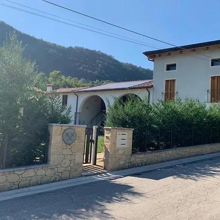 Valle 3* Castelgomberto