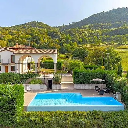Valle فندق مبيت وإفطار Castelgomberto