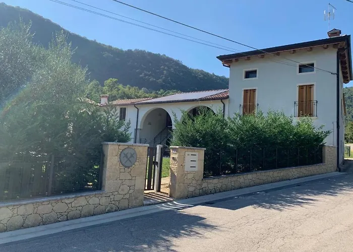 Valle 3* Castelgomberto